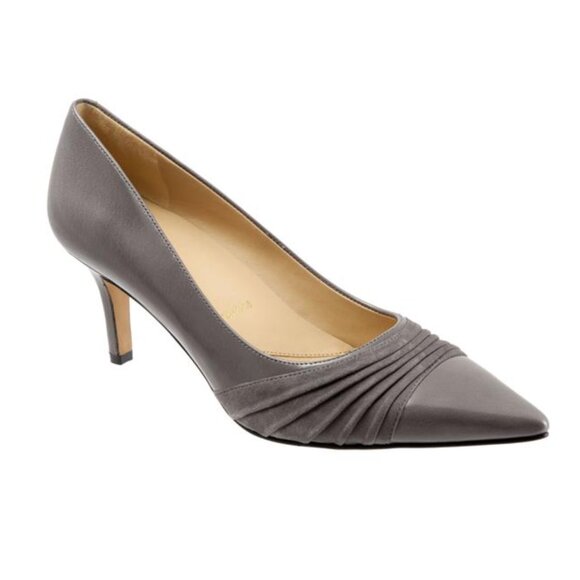 Trotters Alexandra Pump Heel - Picture 1 of 10
